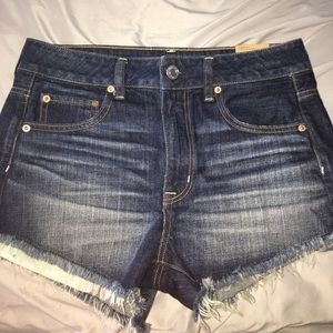 NWT AMERICAN EAGLE HIGH RISE DARK WASH SHORTS !!!