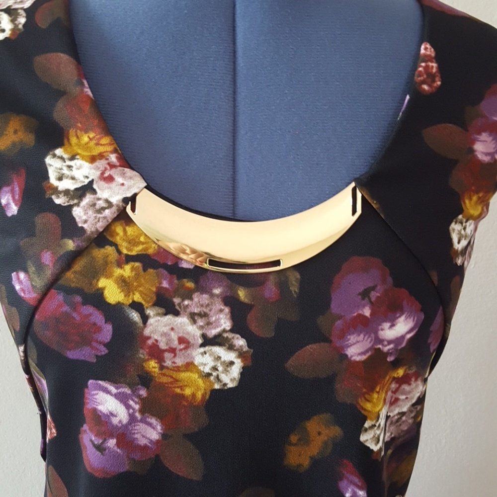 Flower pattern blouse - Picture 2 of 3