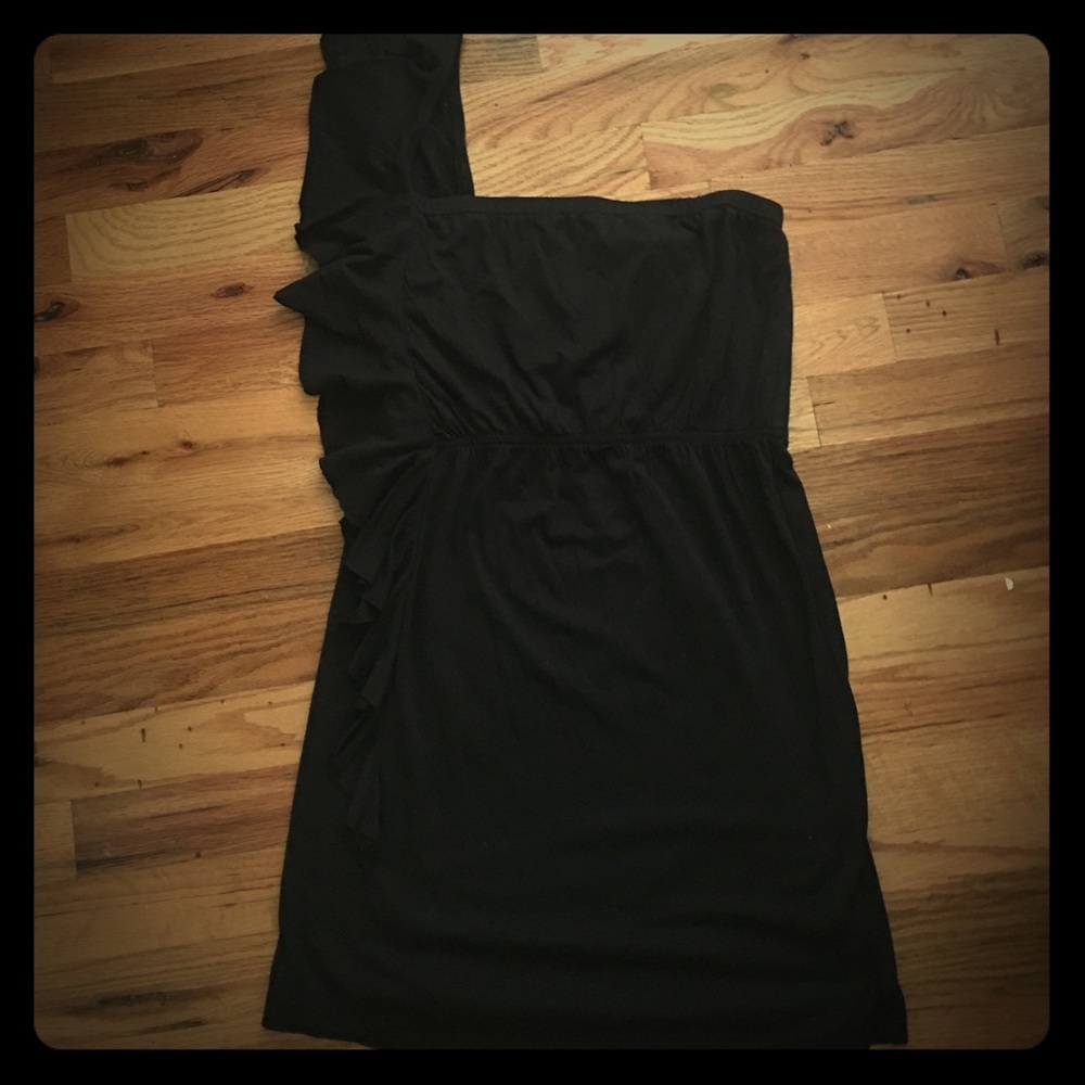 Black tube with ruffled sleeve dress
