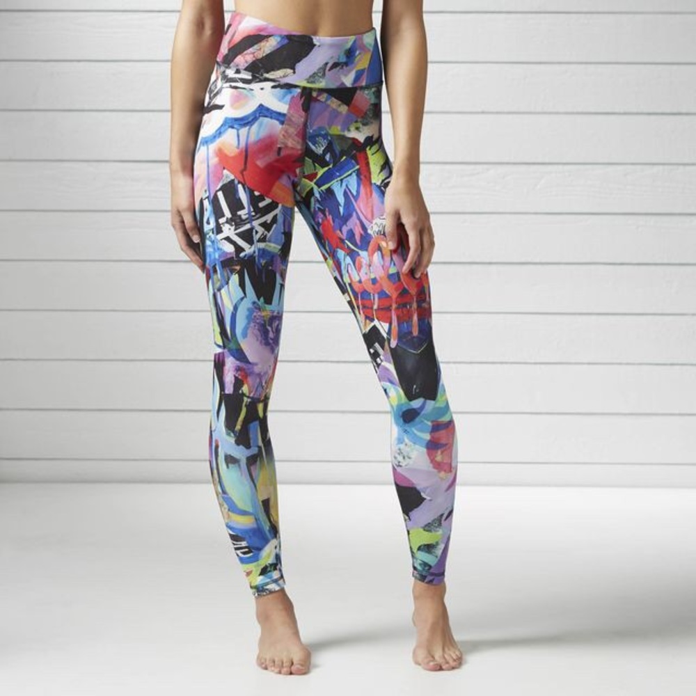 Reebok x Elle graffiti leggings