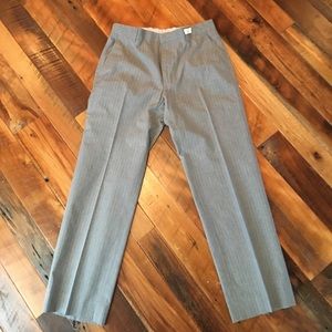 Banana Republic Modern Relaxed Fit 33/30 EUC