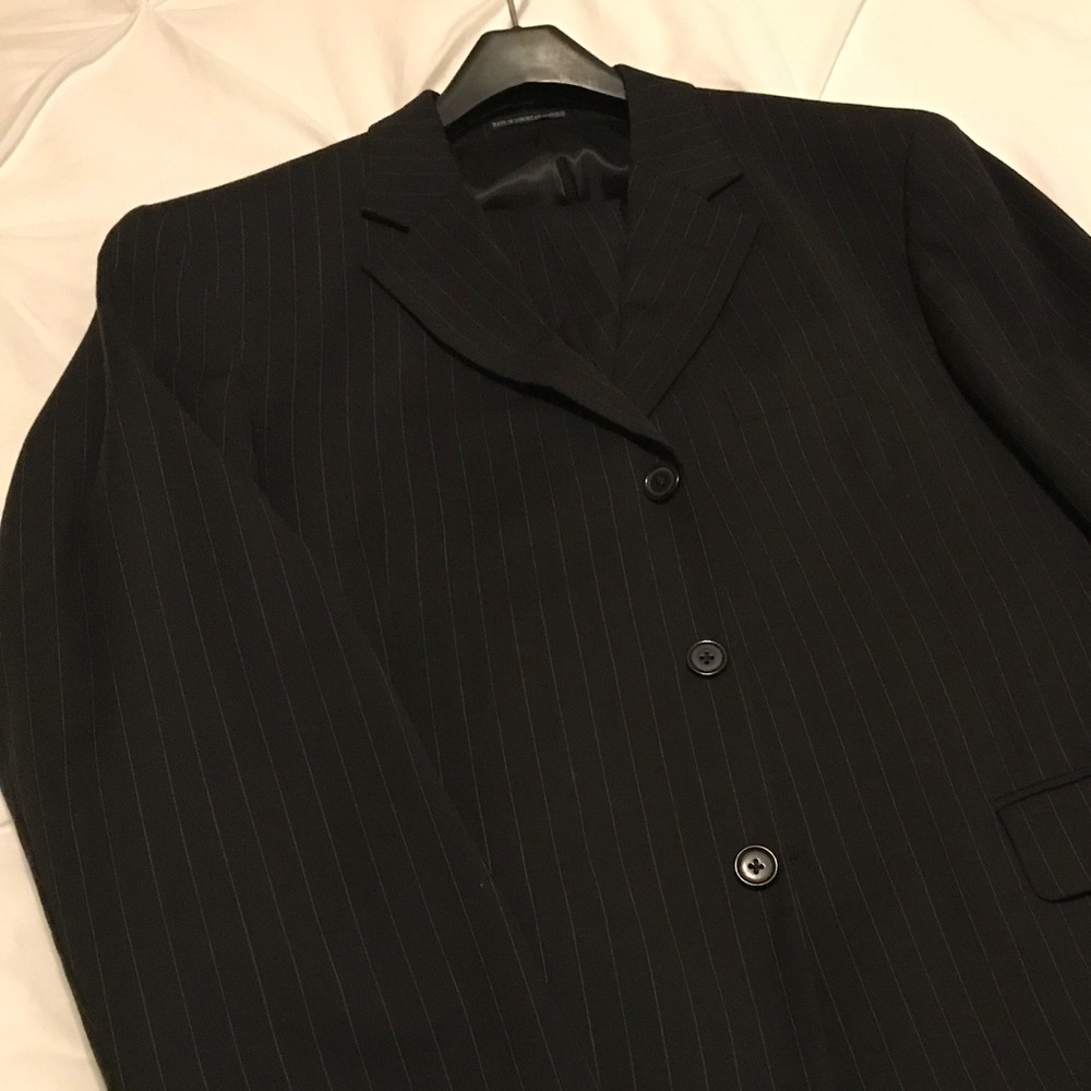 Men's Andrew Fezza 2 piece pin stripe suit 42R