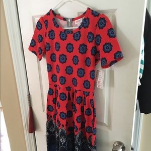 BNWT small lularoe Amelia