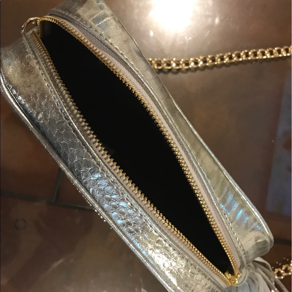 ❤️Victoria Secret cross body❤️ - Picture 3 of 4