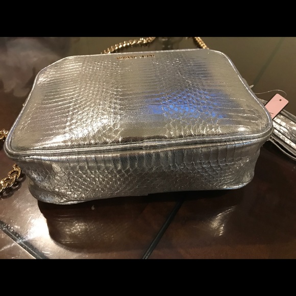 ❤️Victoria Secret cross body❤️ - Picture 2 of 4