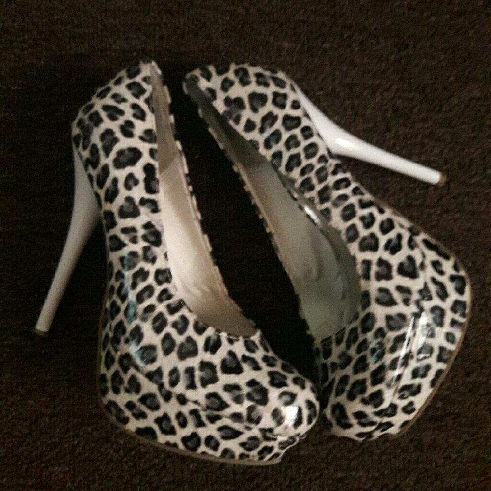 Printed platform heels
