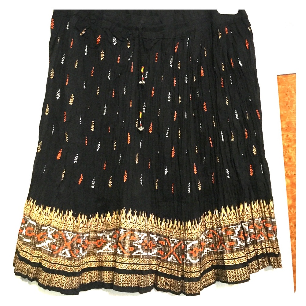 NWOT 100% cotton skirt fits XS to M