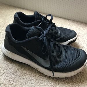 💕SALE 💕Black Nike Flex Experience 4
