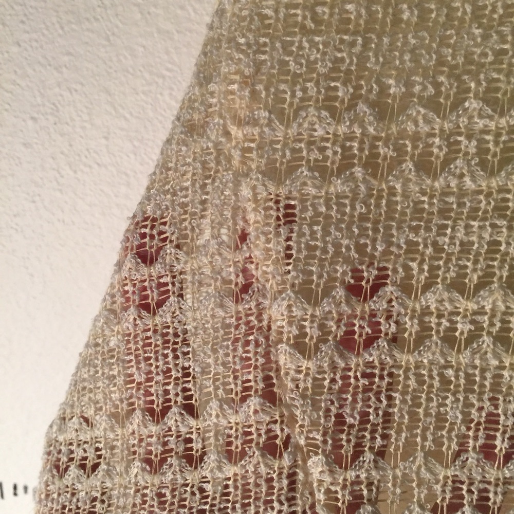 Cream Thread Top - Picture 2 of 4