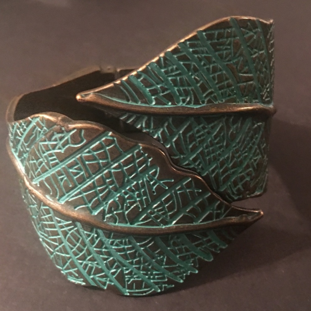 BEAUTIFUL LEAF BRACELET 🌿COLPER AND GREEN COLORS