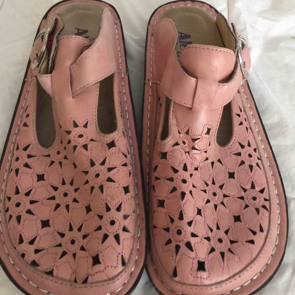 Algeria clogs