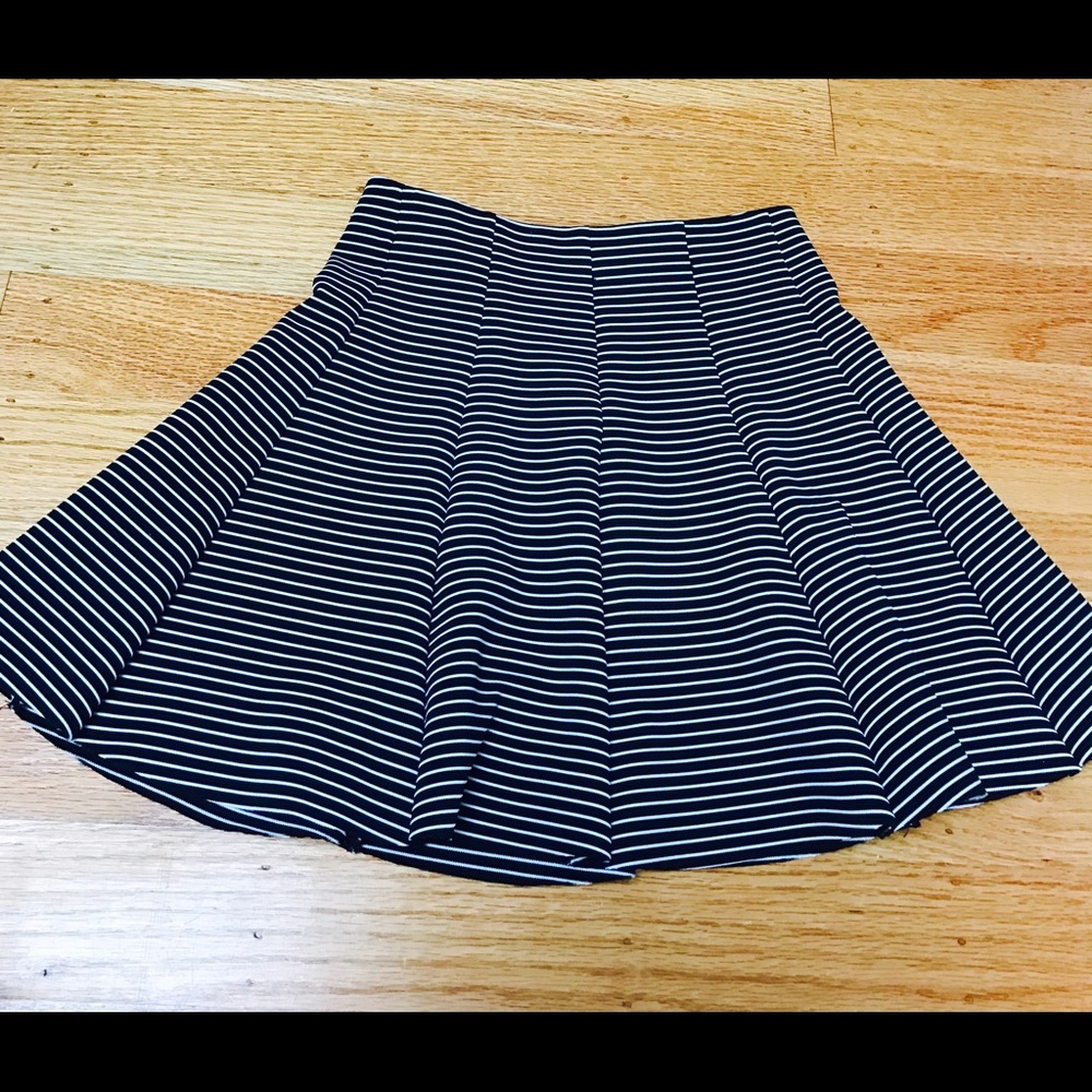 BNWT topshop skirt!