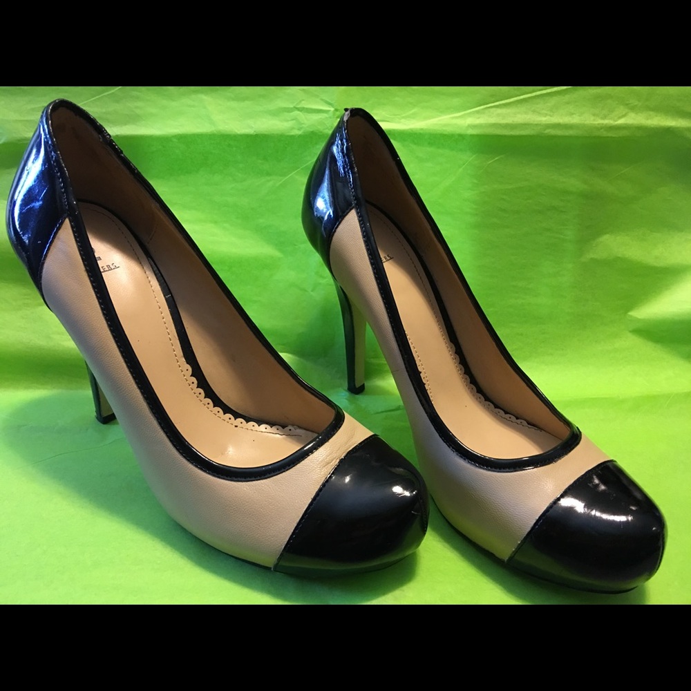 BAKERS SIZE 8.5 HIGH HEEL STILETTO LADIES PUMPS