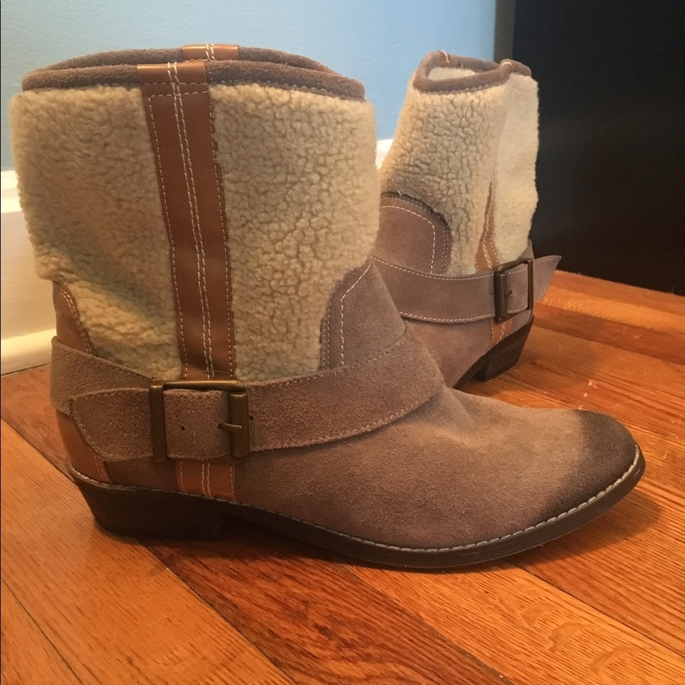 Kelsi Dagger faux fur booties