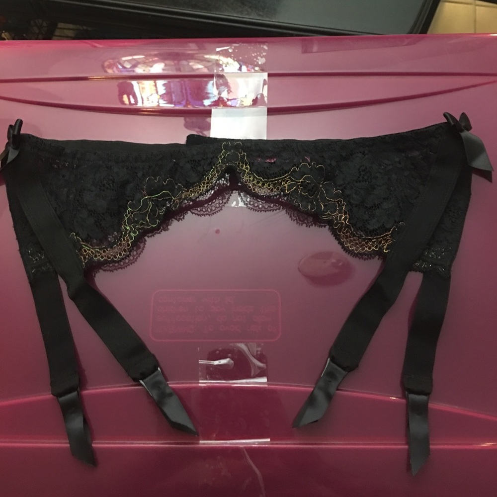 nwot betsey johnson black garter belt