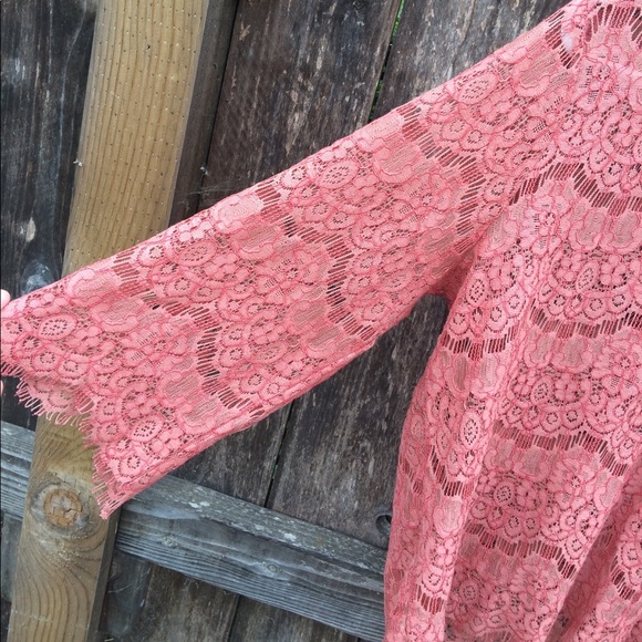 ❗️SOLD❗️Lace Blouse - Picture 5 of 5