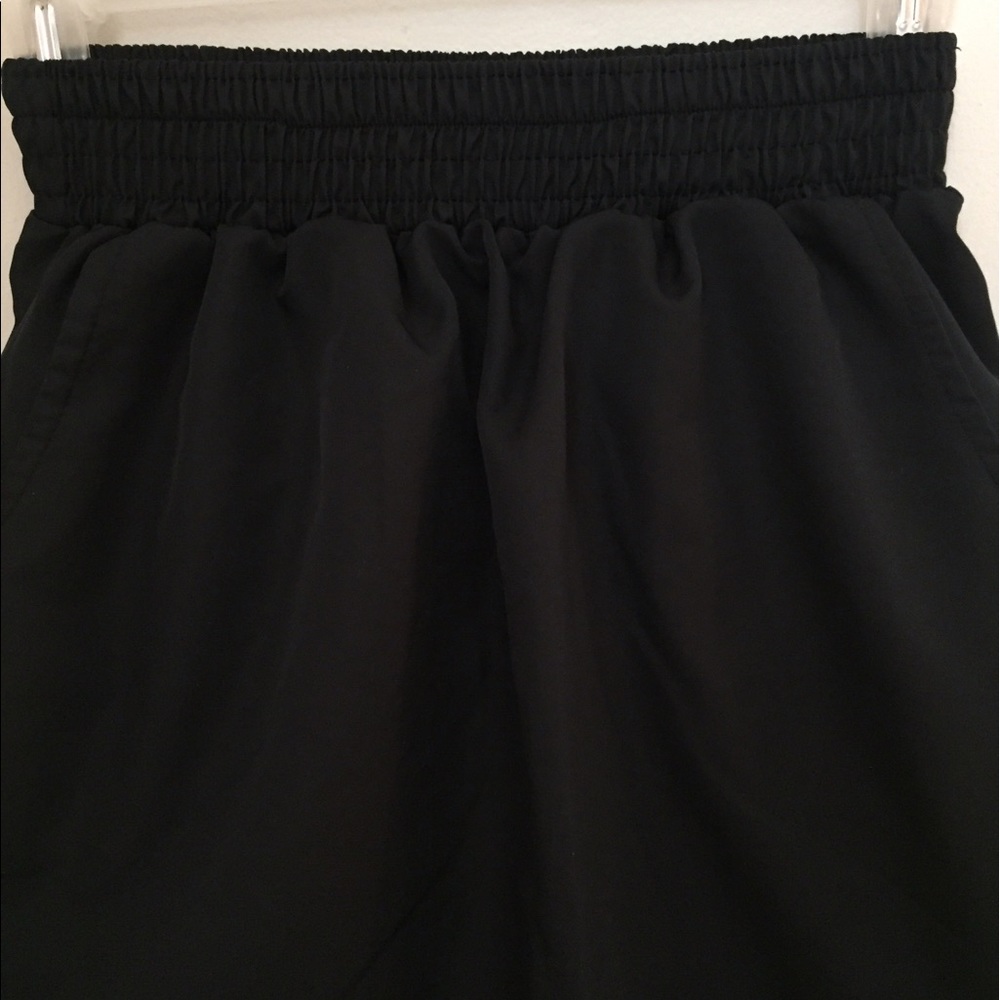 Mini skirt - Picture 2 of 3