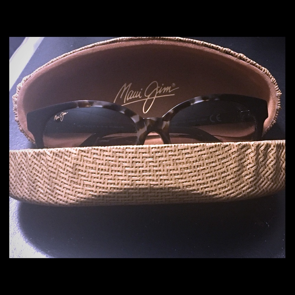 Maui Jim Cat-eye Sunglasses 😎