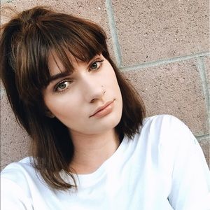 Meet your Posher, Caroline