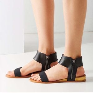 Dolce Vita Paris Black Lizard Embossed