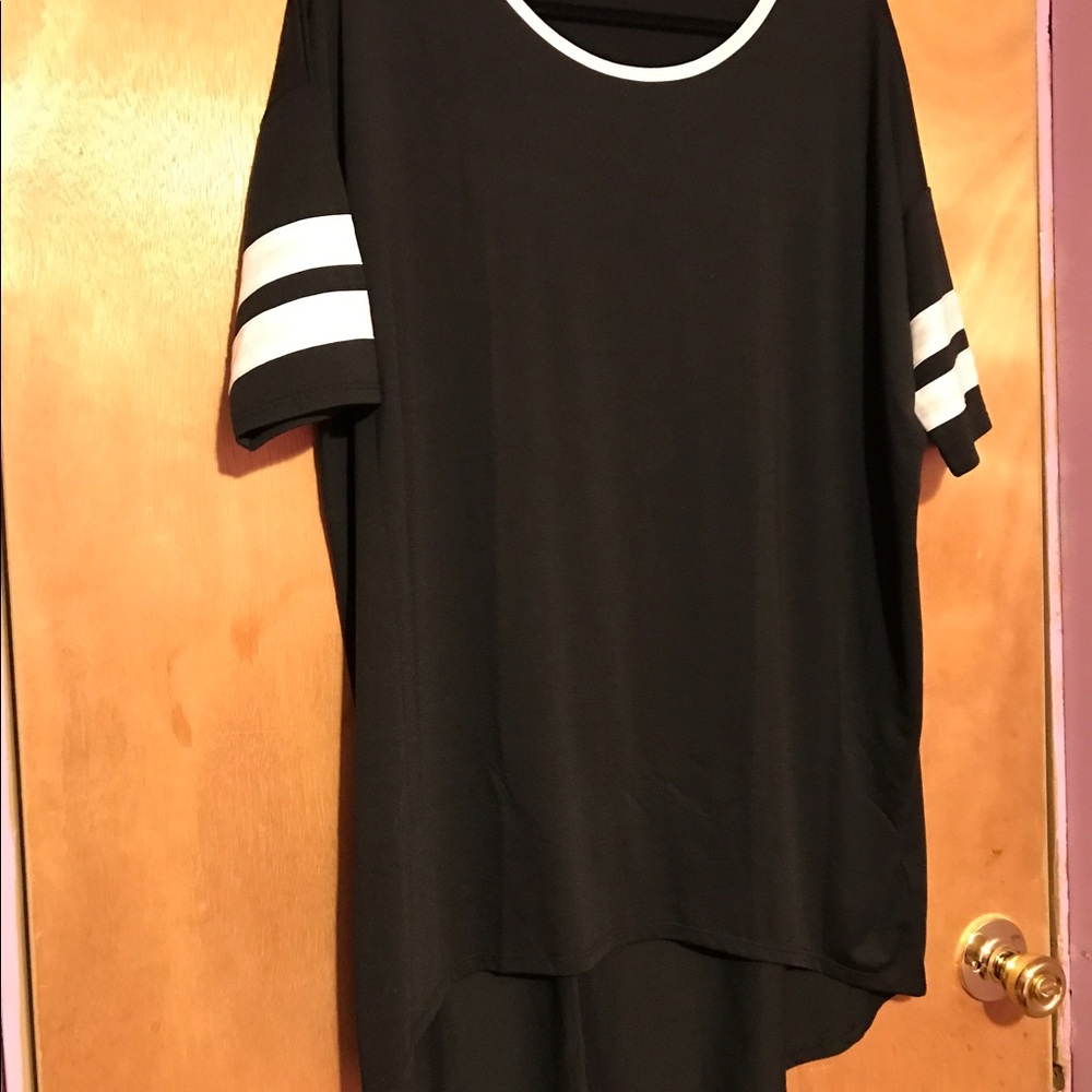 Black and white size small lularoe Irma