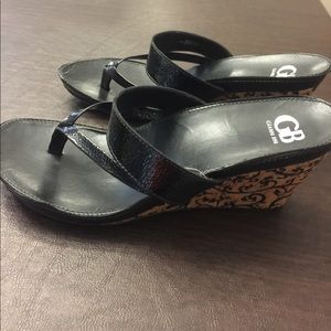 Pretty and unique wedge