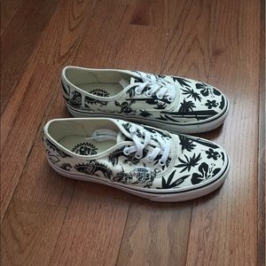 Customized Vans size 7.5