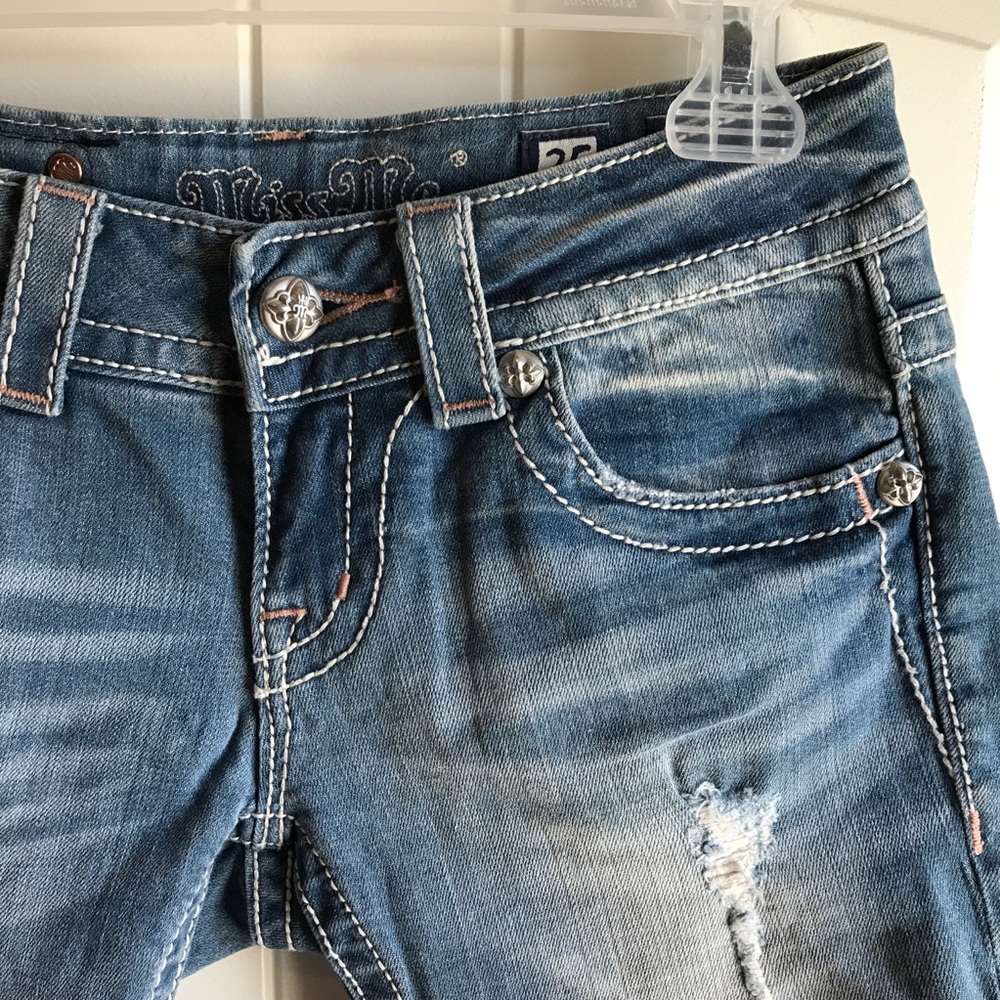 Miss Me Jean Denim Mid Shorts - Picture 6 of 8