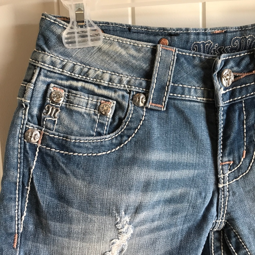 Miss Me Jean Denim Mid Shorts - Picture 7 of 8