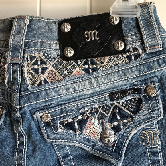 Miss Me Jean Denim Mid Shorts - Picture 3 of 8