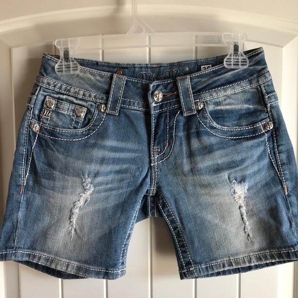 Miss Me Jean Denim Mid Shorts - Picture 4 of 8