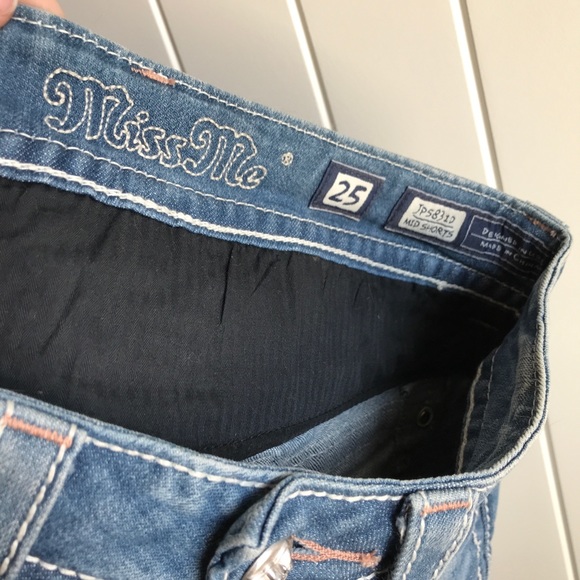 Miss Me Jean Denim Mid Shorts - Picture 8 of 8