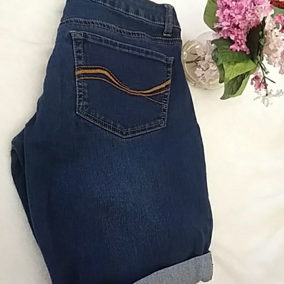 Shorts - Picture 4 of 4