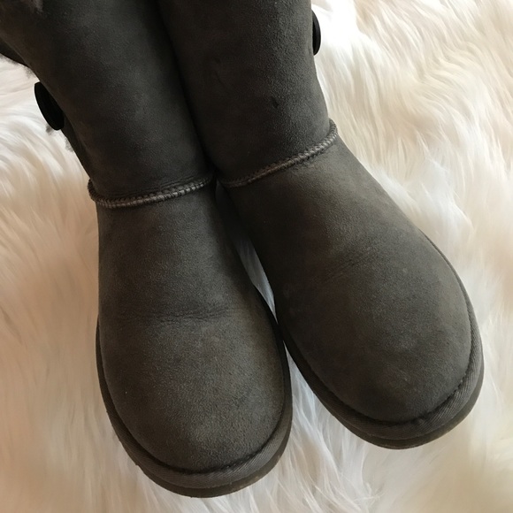 Authentic UGG Bailey Button Boots - Picture 4 of 7