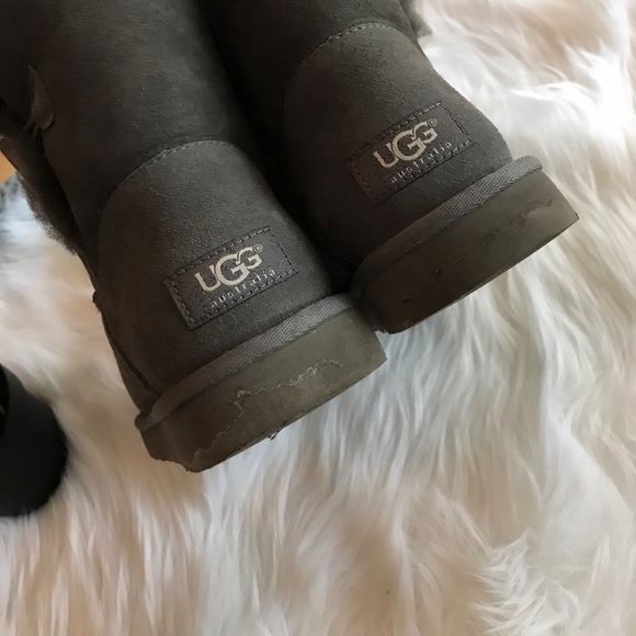Authentic UGG Bailey Button Boots - Picture 6 of 7