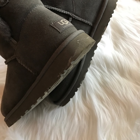Authentic UGG Bailey Button Boots - Picture 7 of 7
