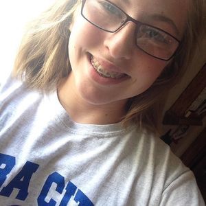 Meet your Posher, Ella