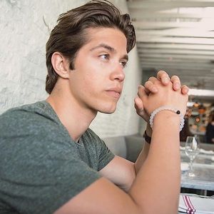 Meet your Posher, Eva