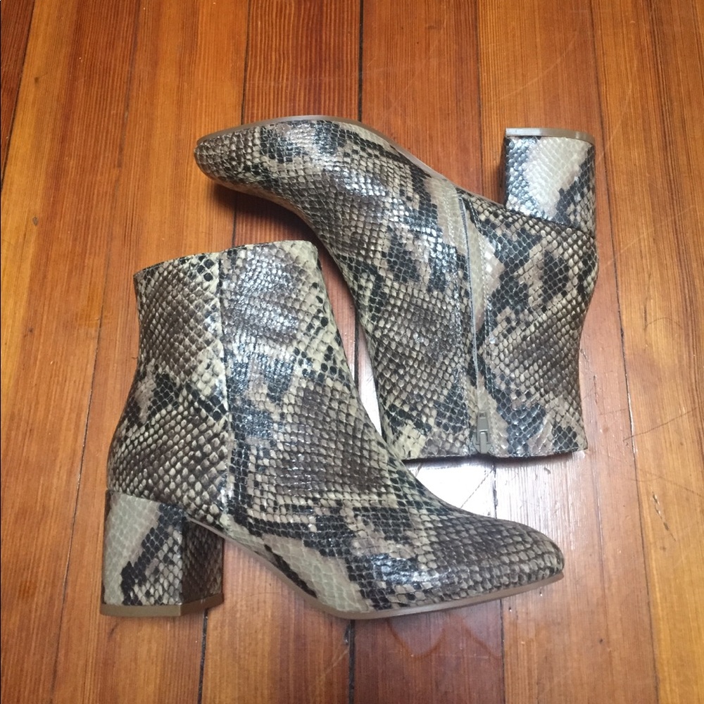 !Never worn! 'Thelma' Snake print boots!
