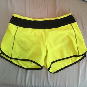 lululemon shorts size 6
