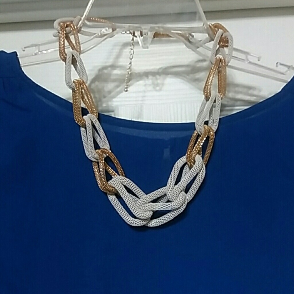 Mesh choker
