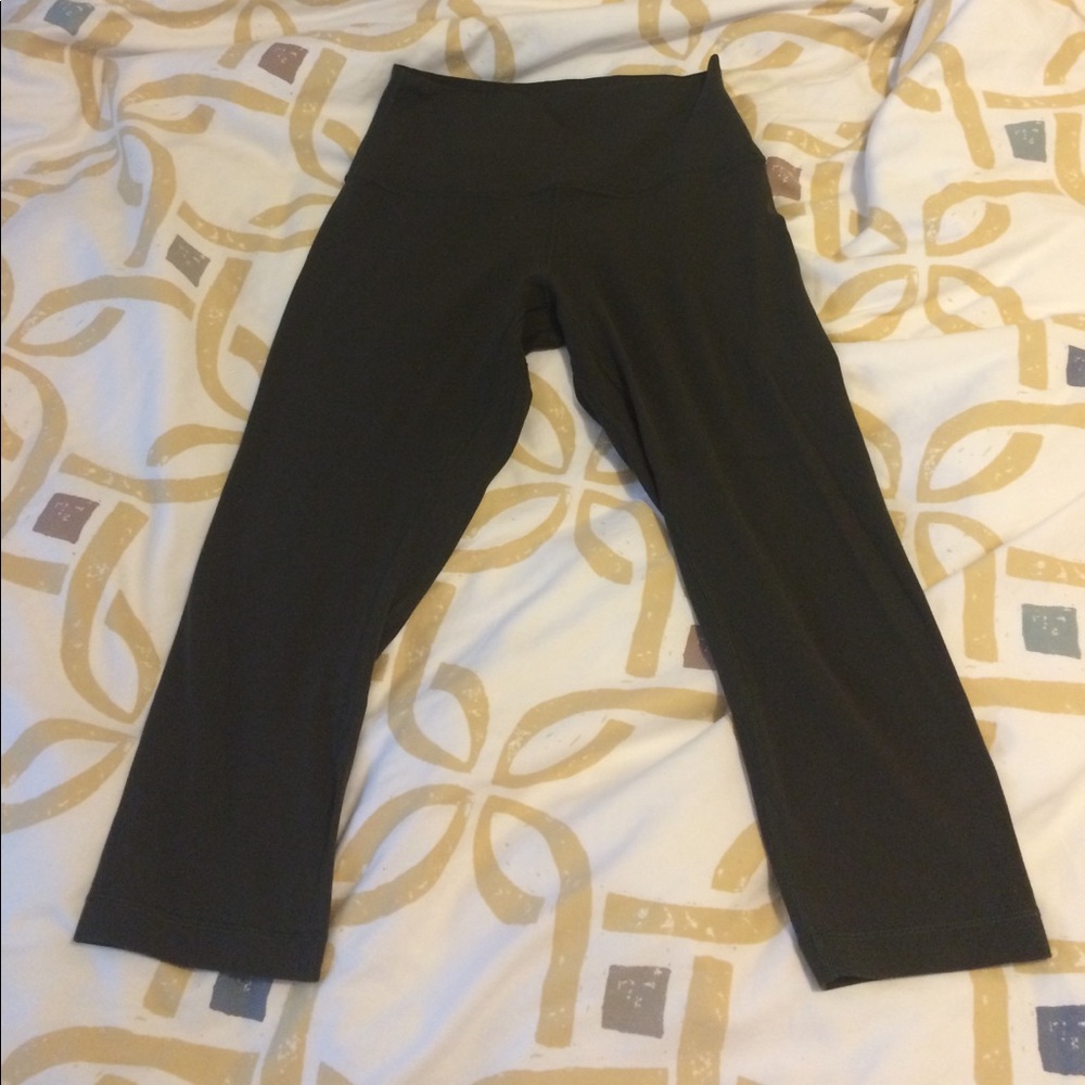 Olive align crop lululemon like new
