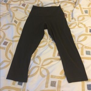 Olive align crop lululemon like new