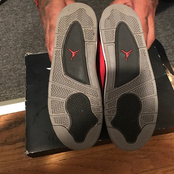 Air Jordan 4 - Picture 3 of 7