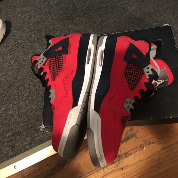 Air Jordan 4 - Picture 6 of 7
