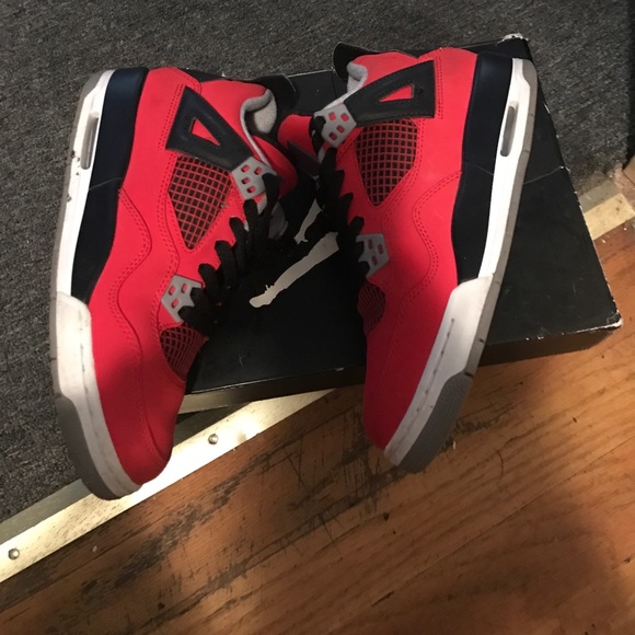 Air Jordan 4 - Picture 7 of 7