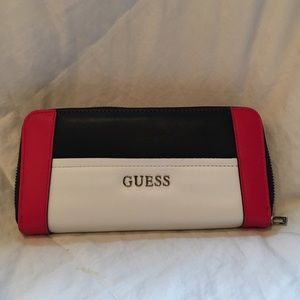 **PRICE NEGOTIABLE Guess women's wallet