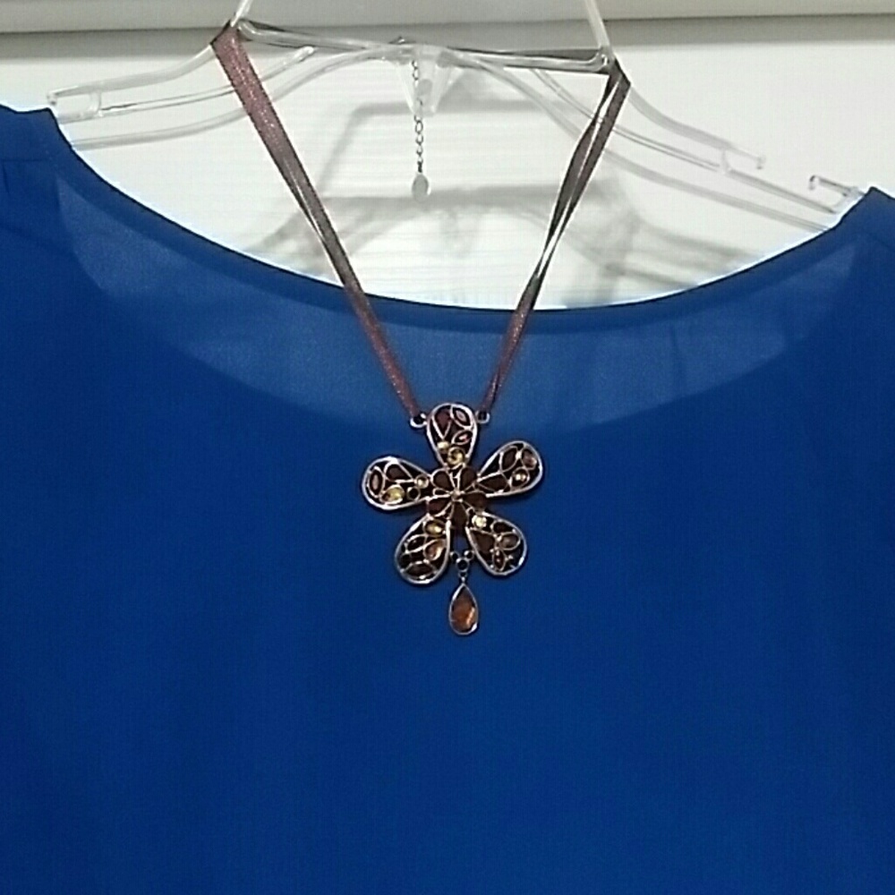 Your getting 2 necklaces!!