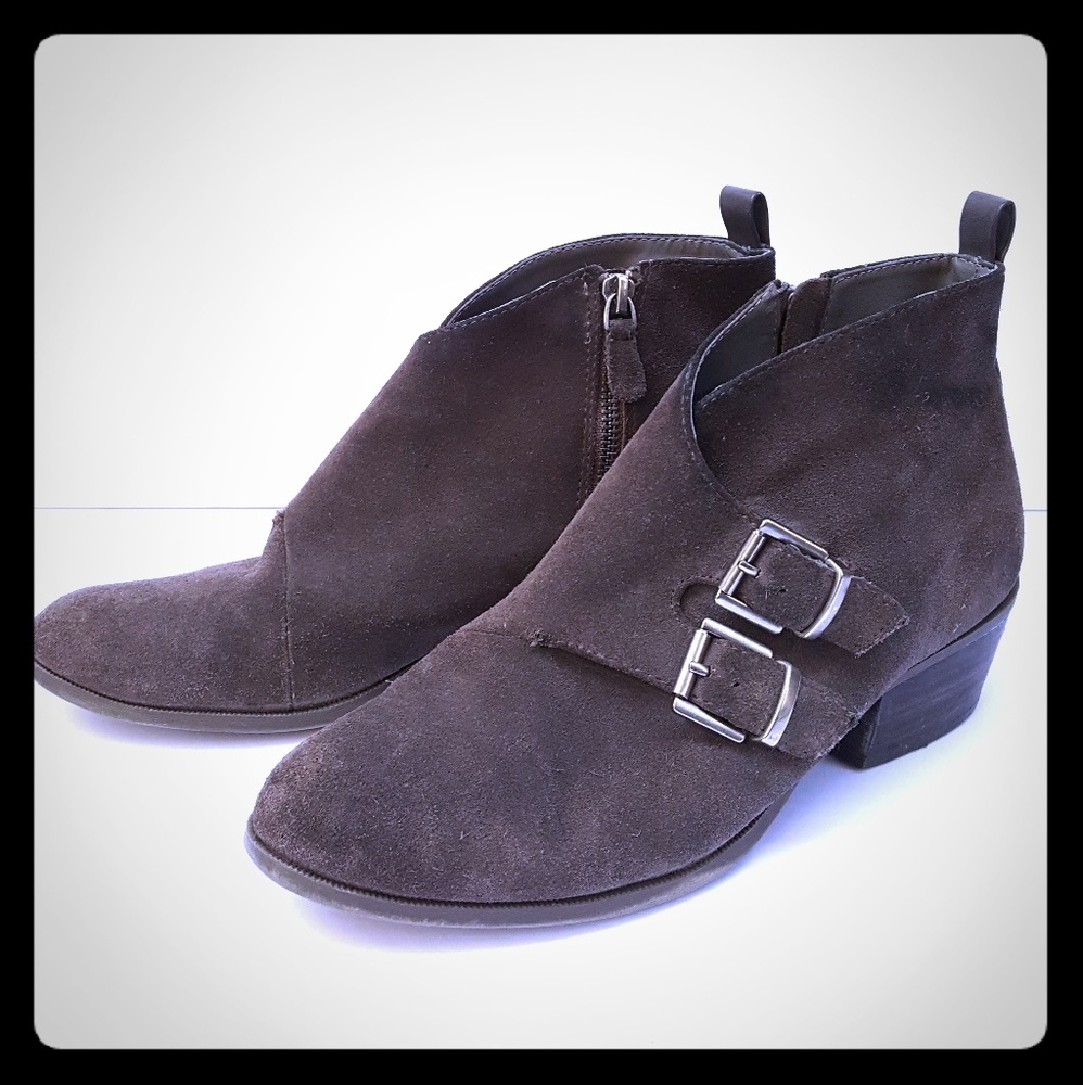 Ellen Tracy Romero ankle boot