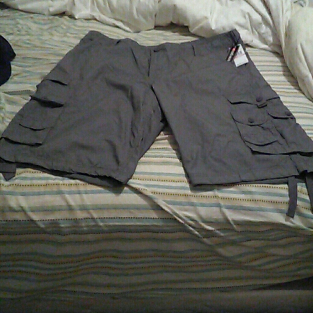 Mens Ecko cargo shorts size 38brand-new with tags